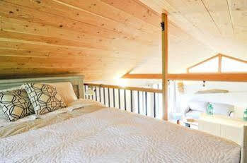 Nectar Yoga B&B On Bowen Island Horseshoe Bay Extérieur photo